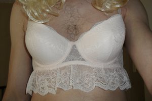 Got a new pink and lace bra, I think its very cute  