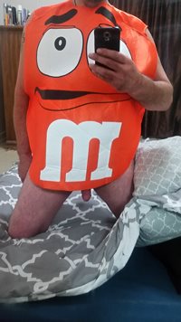 Cant wait for Halloween. I love this cute M&M costume. Will someone take it...