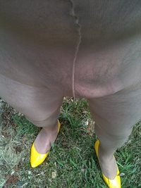 enjoying the outdoors at work in my pantyhose