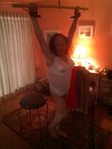 Hanging around waiting to get my pussy fucked!