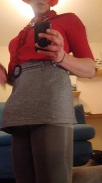 Does my bulge show in this skirt Xx