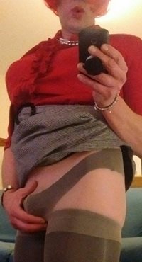 Mmmm anyone else want to touch my bulge Xx