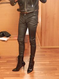 Skinny tight leather pants