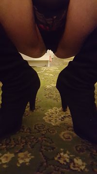 Just need a hard cock to squat over now and sink onto