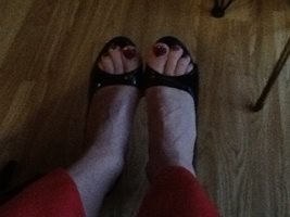 Fresh painted toes