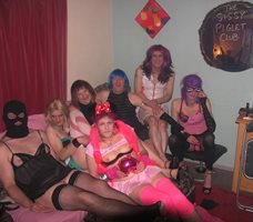 A Sissy Piglet Club meeting group shot before the action!!