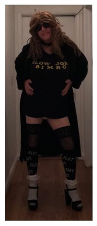 I JUST LOVE BEING A SEXY BIMBO GURL