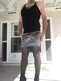 Feeling sexy in my velvet shitt today!
