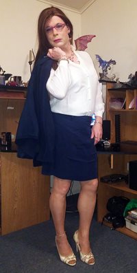 Just a sissy secretary getting comfy at work ??