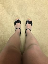 My polished toes in wedge heels!!