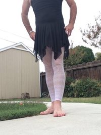 Feeling beautiful in my leggings and painted toes!