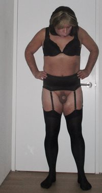 sissy with tiny dicklette - loves comments and meeting