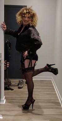 mistress elise asked to see me in my bimbo wig