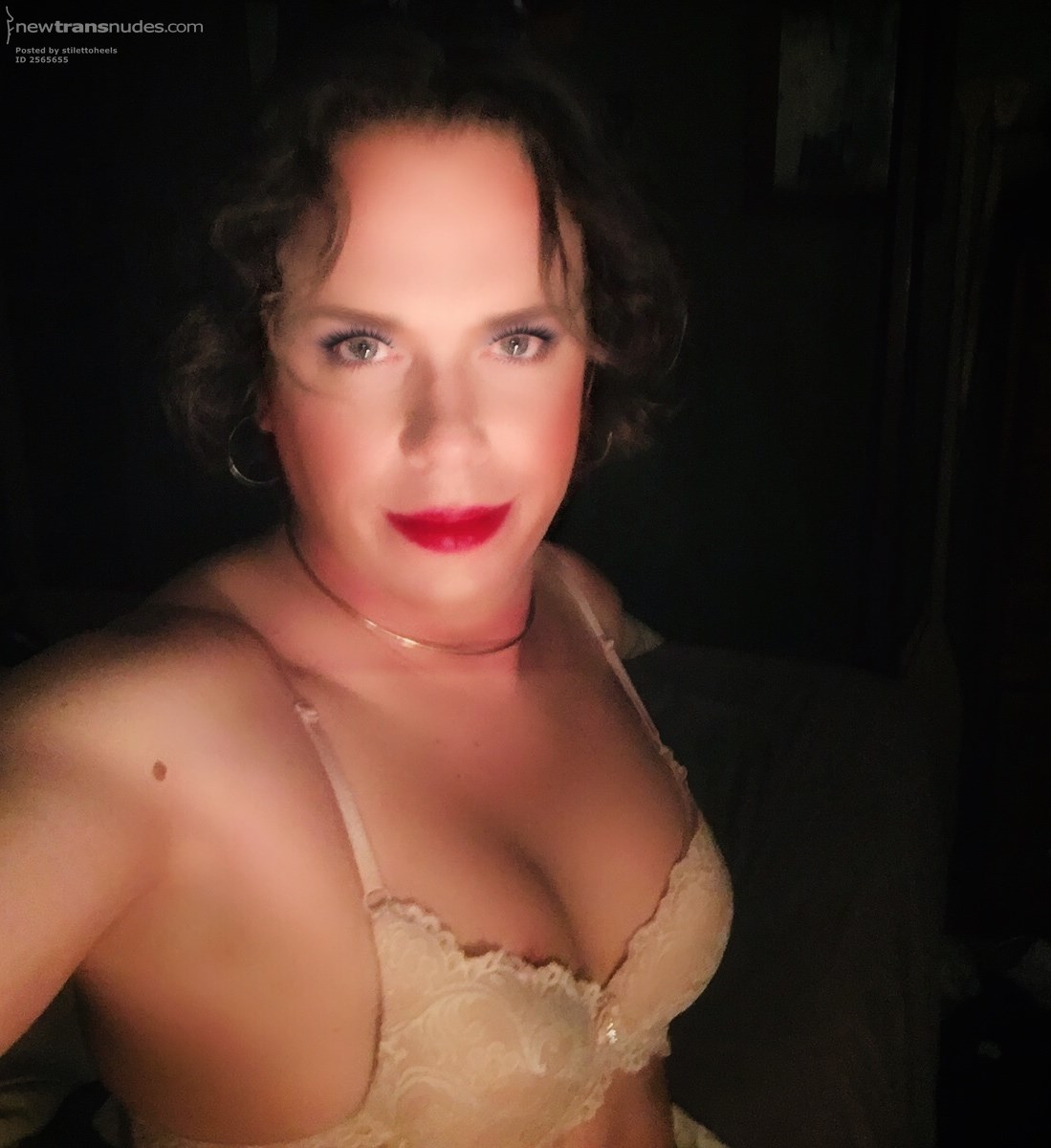 Just lounging around tonight playing around with makeup. Just want to look hot for all the boys:)