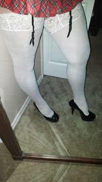 You like my sexy legs and outfit?