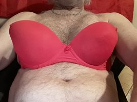 My red strapless bra
