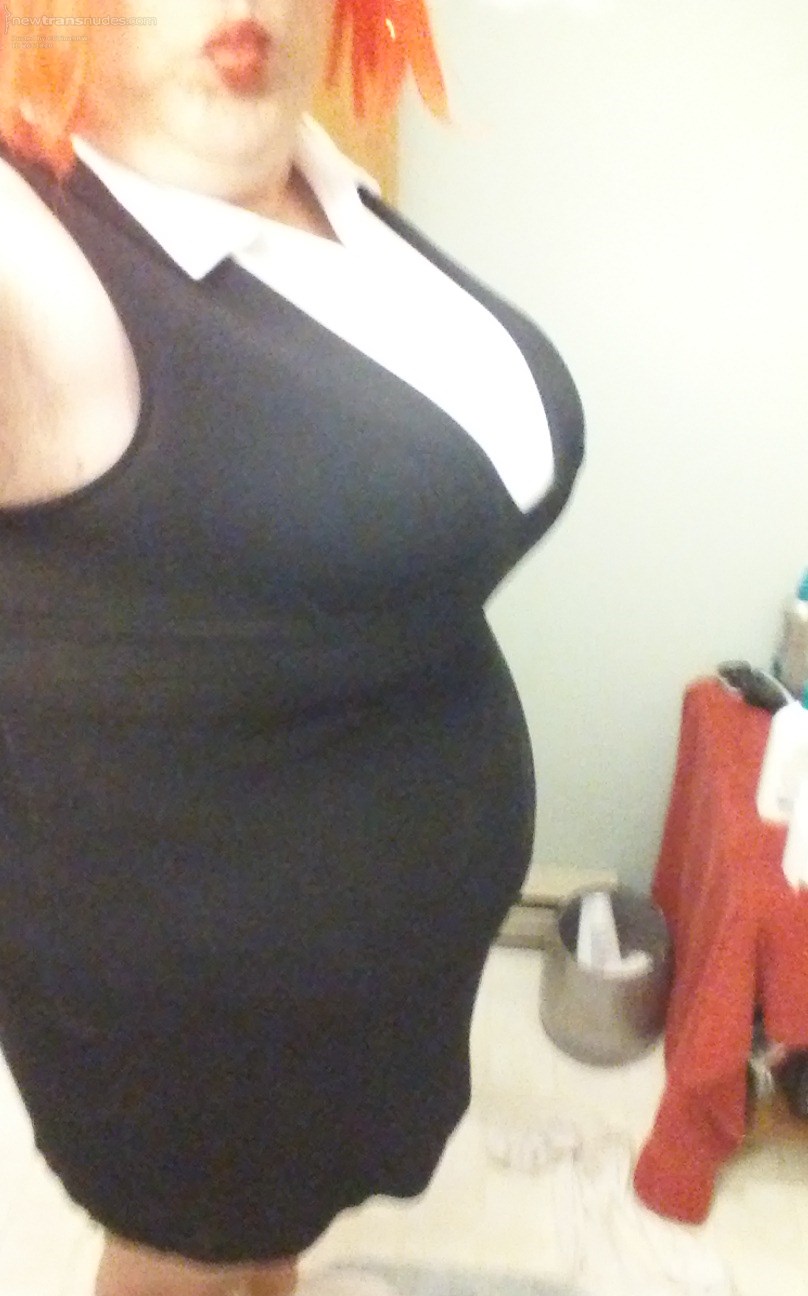 CDTinaBBW Little Black Dress and Lipstick 💄 puckered lips