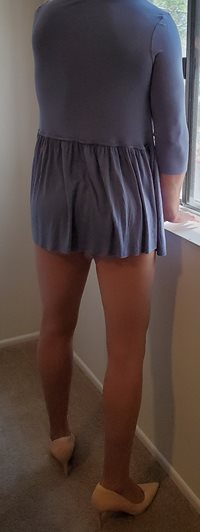Sunday Vibe - short dress with sheer pantyhose and heels