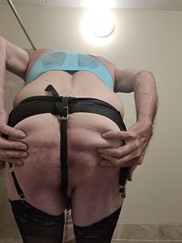 What sissy, crossdresser or tg wants to be on their knees for me so I can d...