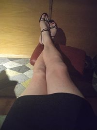 Relaxing in my fave skirt and shoes x