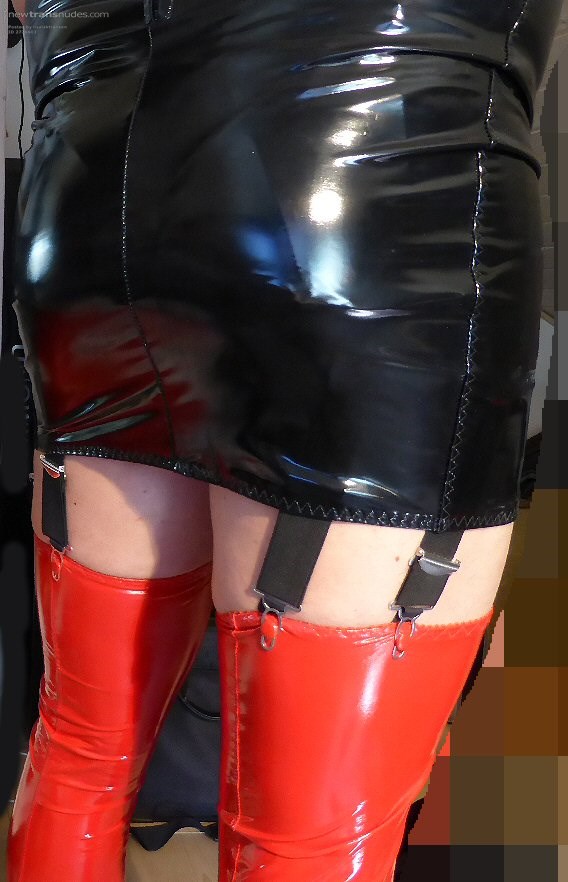 I luv wearing tight and shiny pvc lingerie