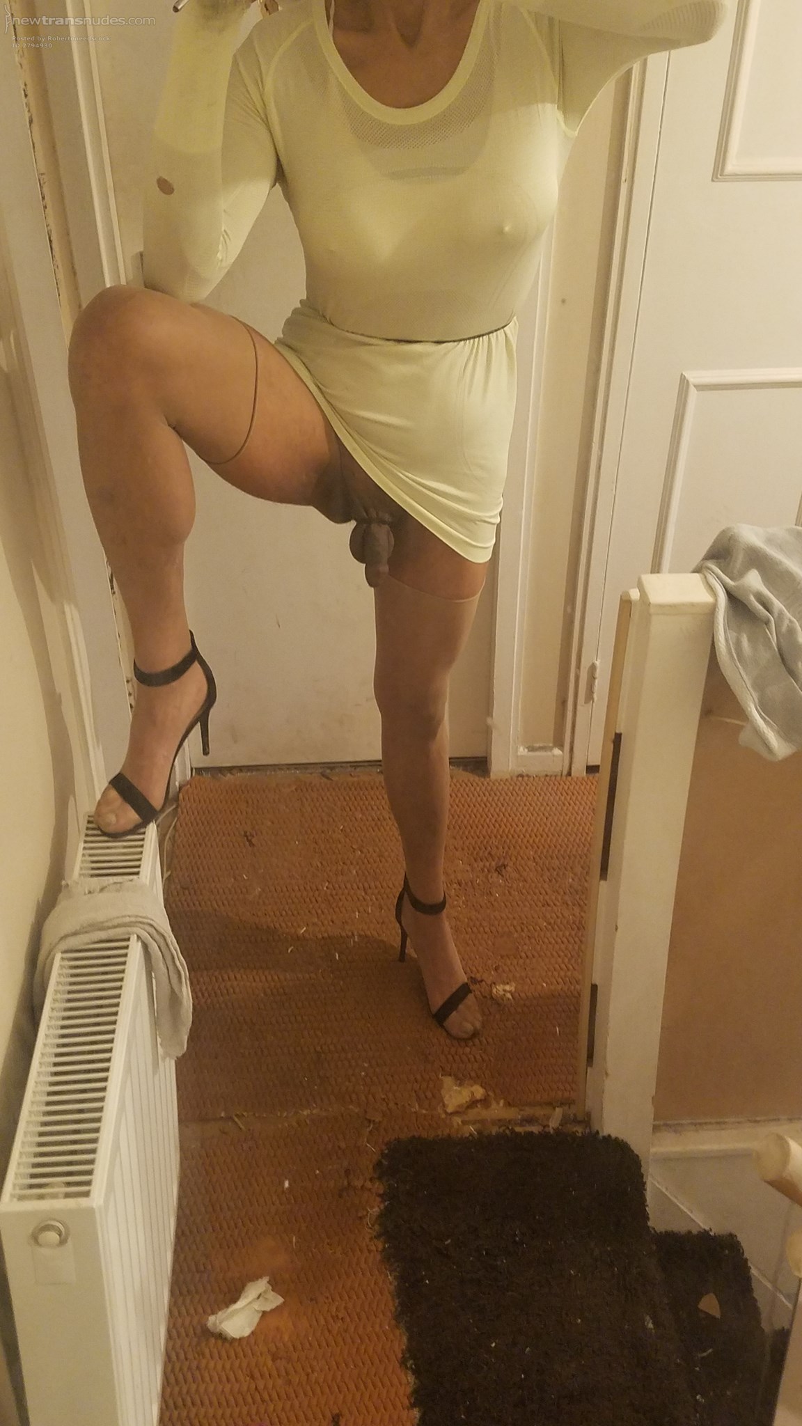 Thought I'd post some body shots now. Feeling sexy n horny👅💦