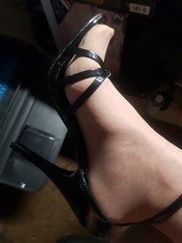 My heels would love some cum over them please