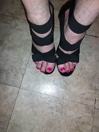 Pink toes anybody