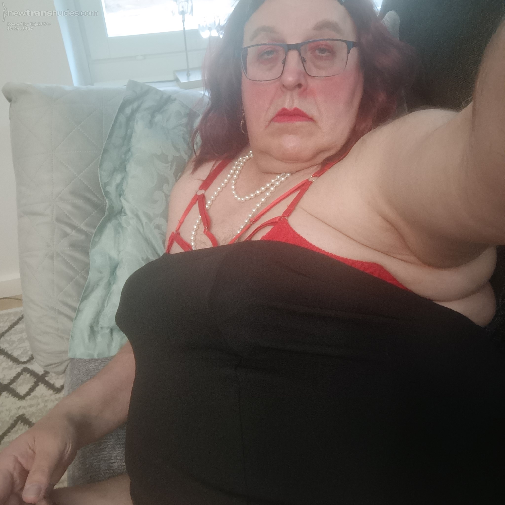 Nice feeling and ok make up 💋