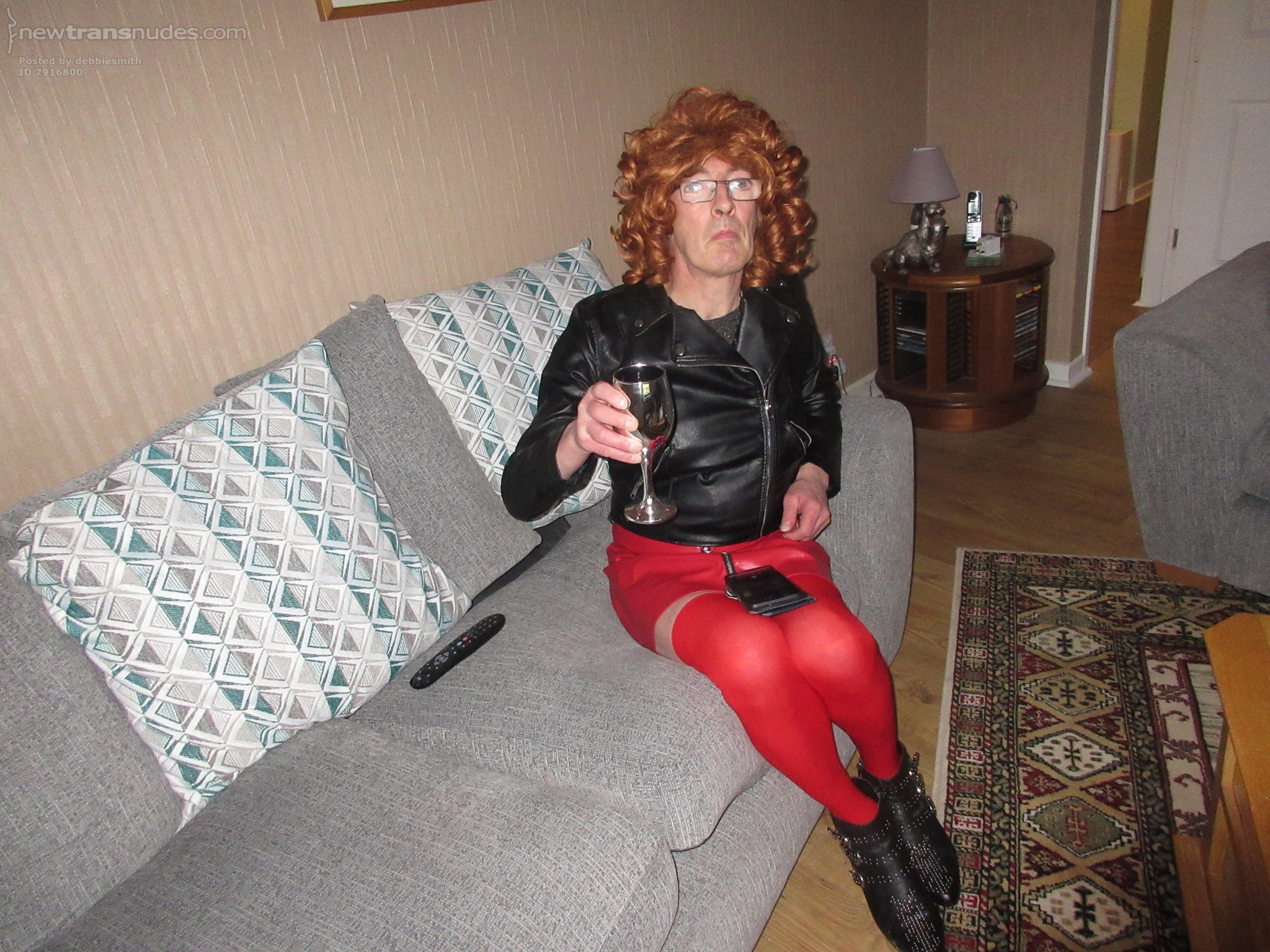 Debbie the slut having a quick drink before her boyfriend arrives to hit th...