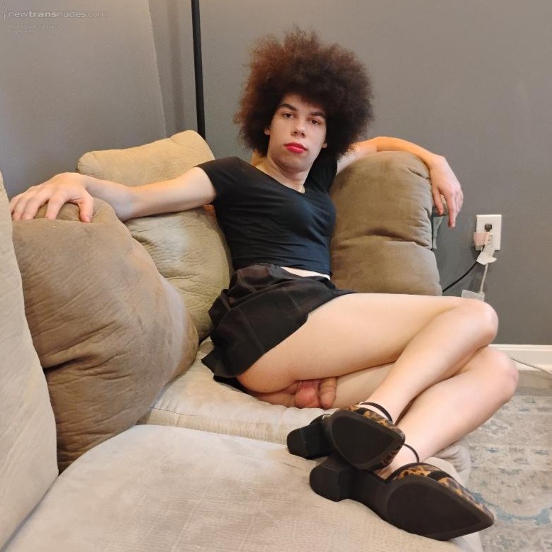 2025-06-05: I set up a photo shoot for Ava, my newest "project", at the Par...