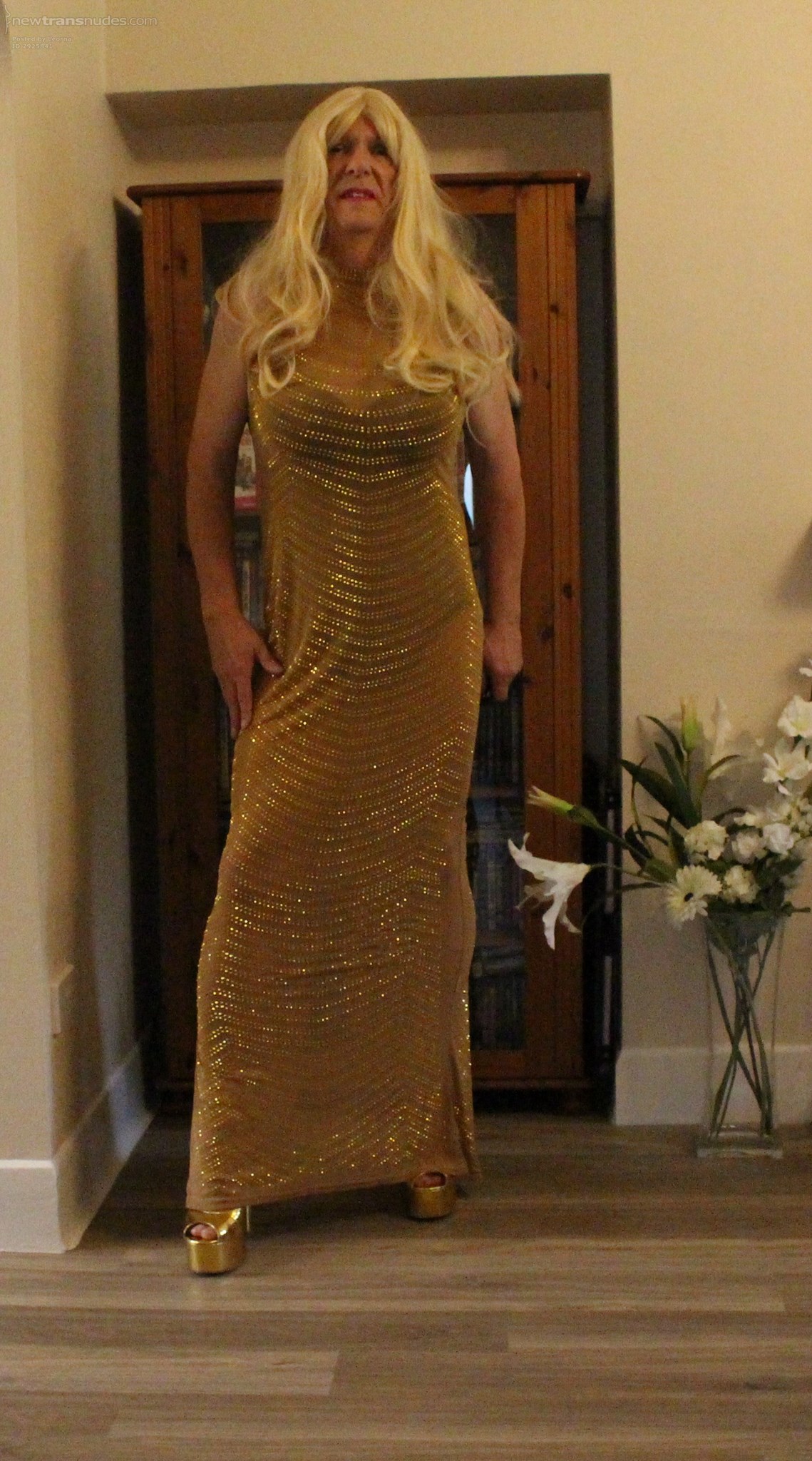 Sexy Gold Rhinestones Embellished Bodycon Dress with 7" Gold High Heels