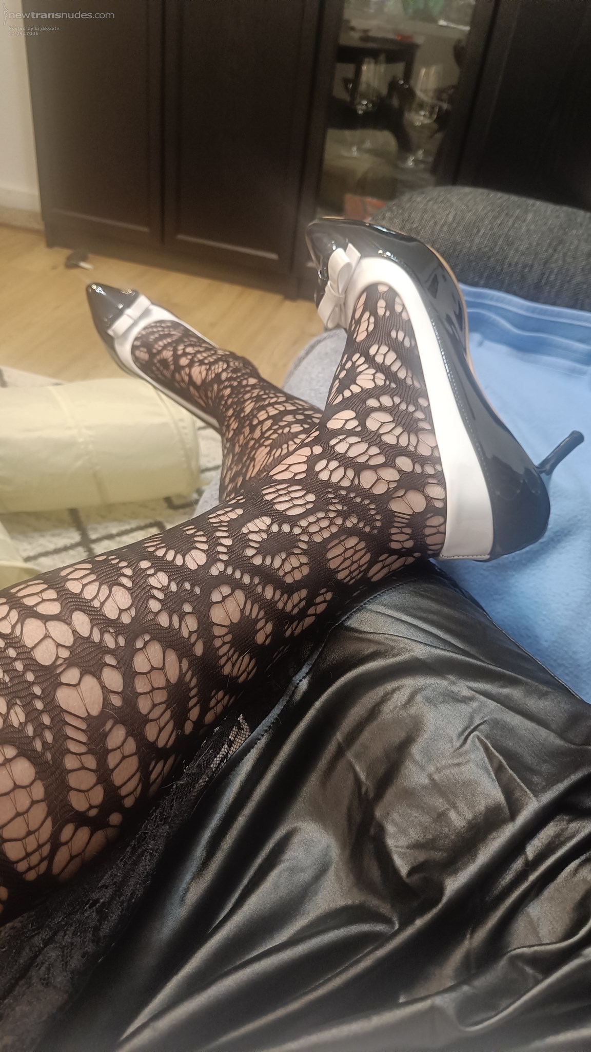 Black and white heels and net pantyhose oooh very sexy feeling 💋😍
