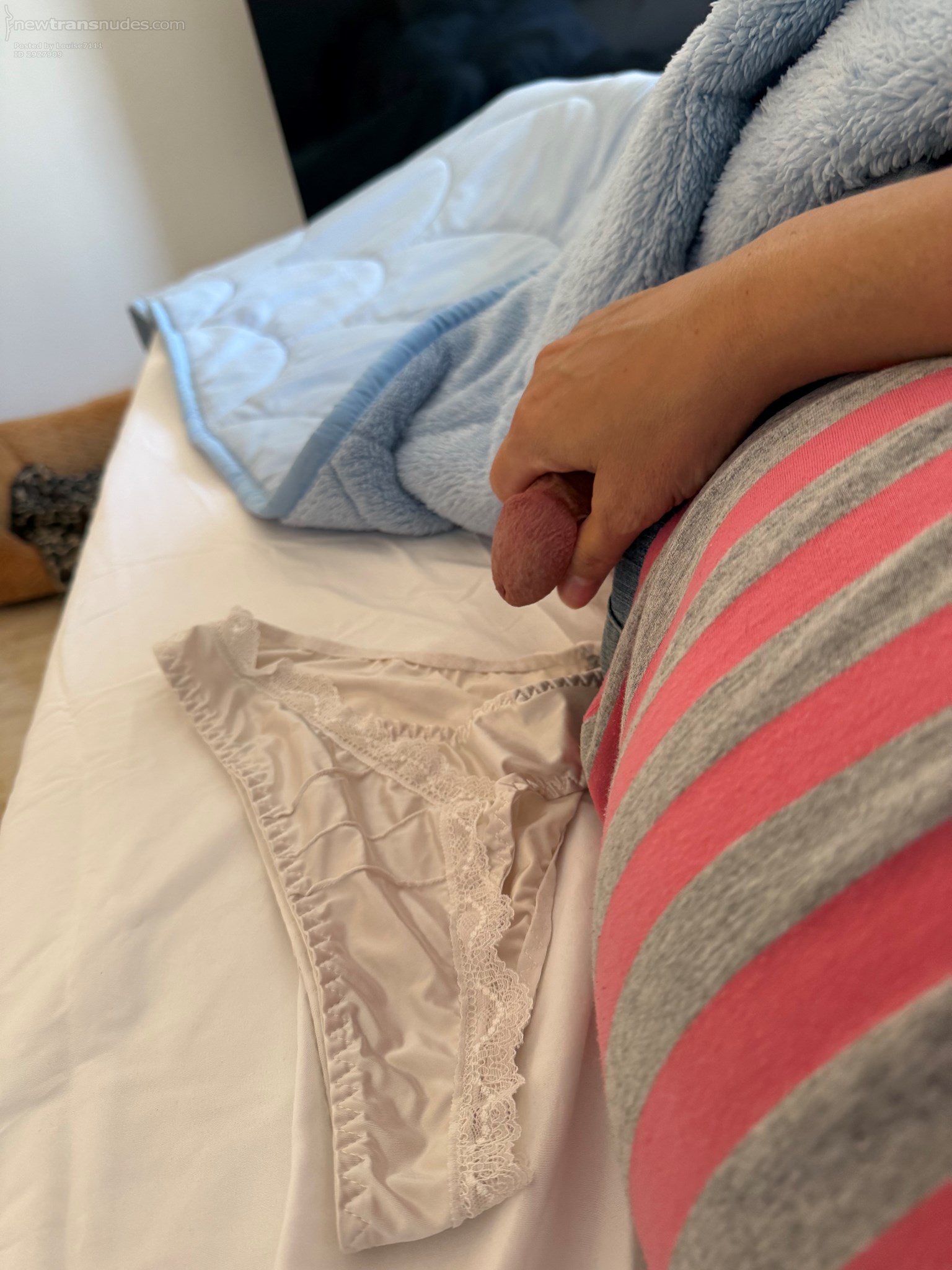 Milking under my shirt denim skirt🩷🩷