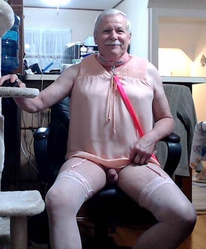 Sissy Faggot feminine CD/Shemale Sean Carey aka: Seanette Carey  no more mu...