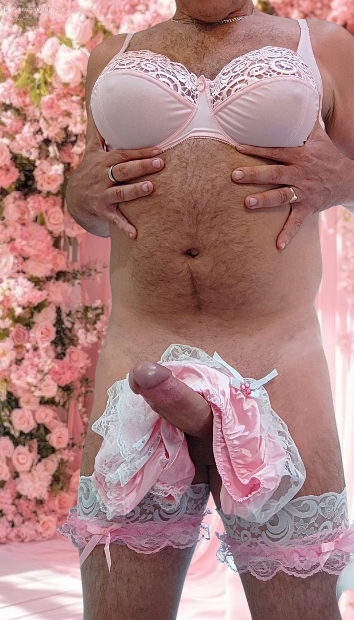 Sooo Hard.. Sooo Horny xx