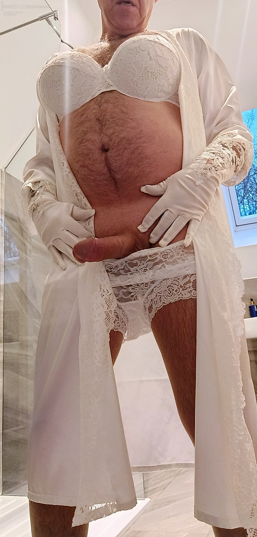 Fuck I'm feeling so horny xx