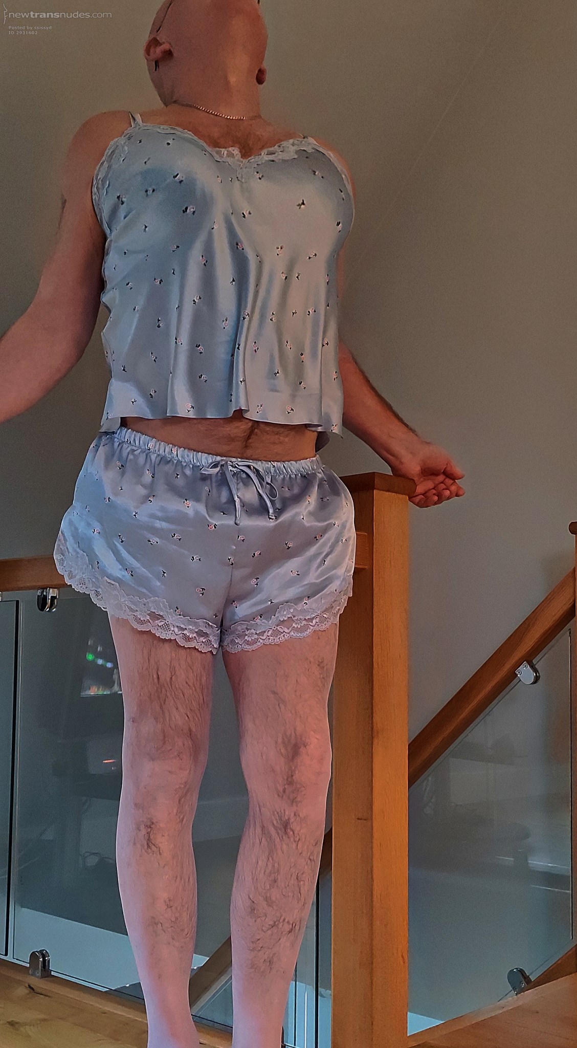 House sitting Day 2 and trying on Emma's satin cami and shorts xx