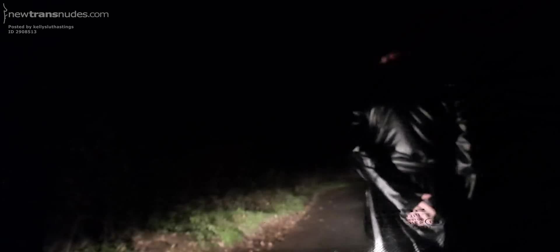 Icklesham layby in rubber panties 1/2