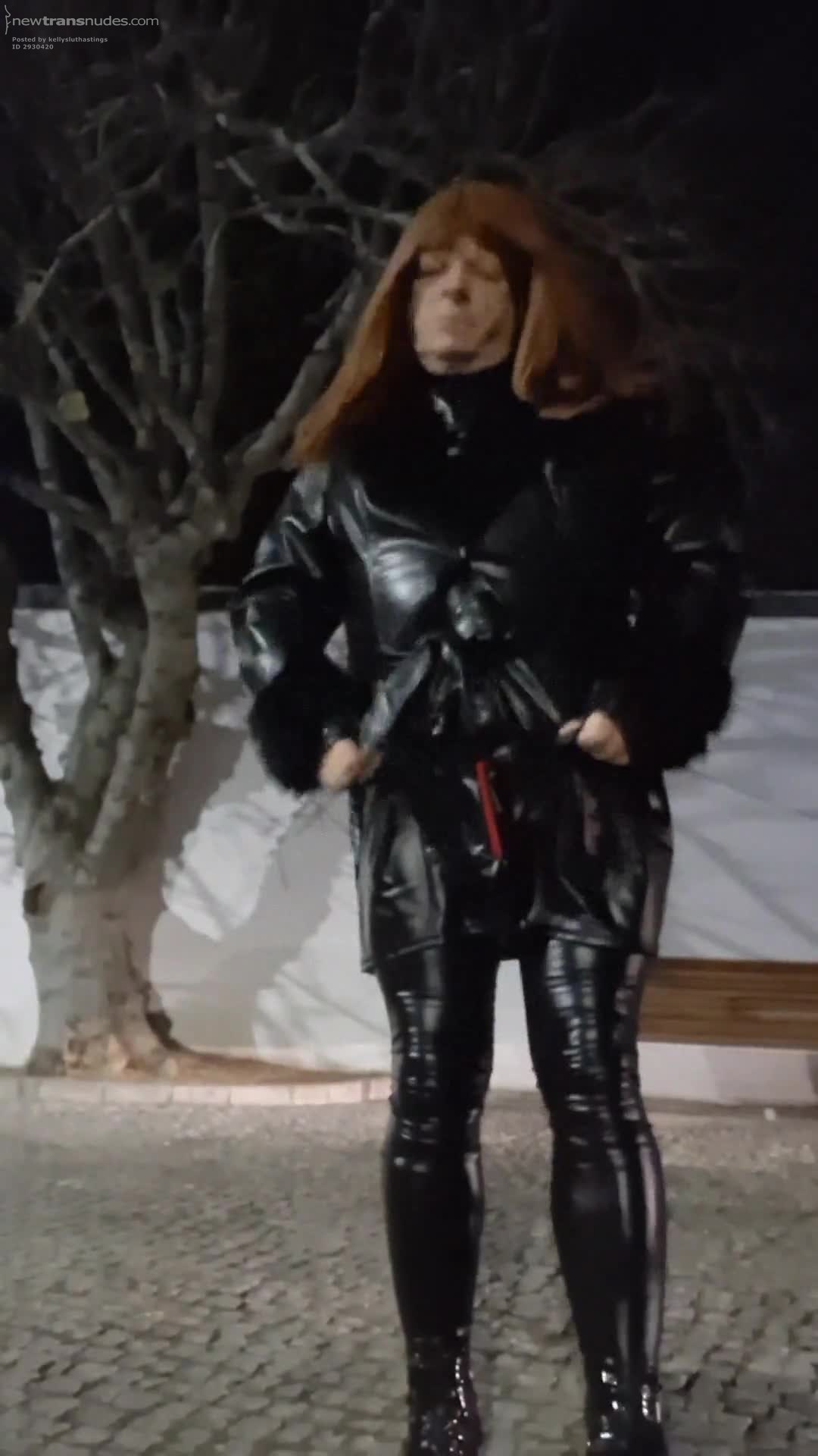 New Years Eve 25/26 OUT IN PUBLIC with my dress intentions clear.