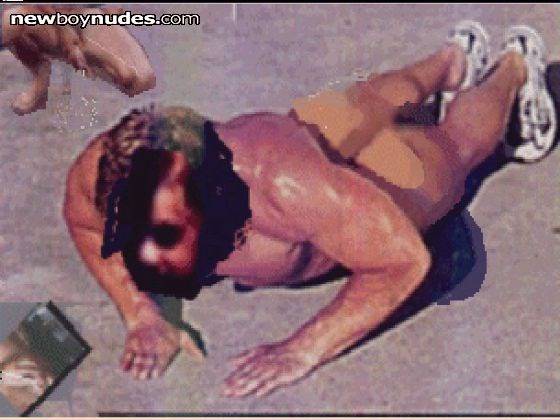 Look, everybody, I'm sureptitiously having a hump!