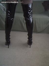 I know the boots are completely ott, but i love 'em