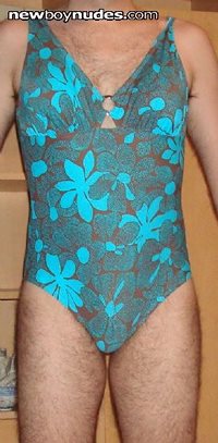 Mom's one-piece floral print swimsuit