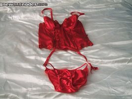 who want to cume and wear this for me and cum over me in it