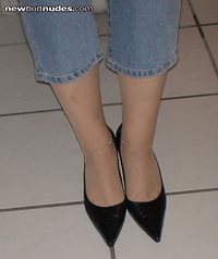 Pantyhose, Jeans and my Black Pumps