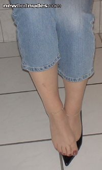 Jeans and Pantyhose Feet