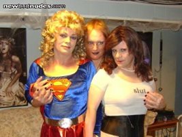 2009-10-31 Halloween party: Yeah, I'm back. Tracie was Super gurl. Stacy wa...