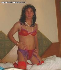 Love the sexy red lingerie and you?  look at my profil to t6 and date me