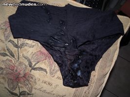 anyone into dirty wife panties let me know.