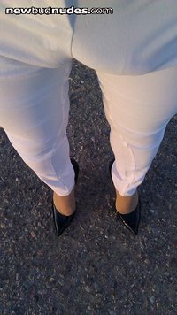 My sexy Jessica Simpson heels and my sexy white pants